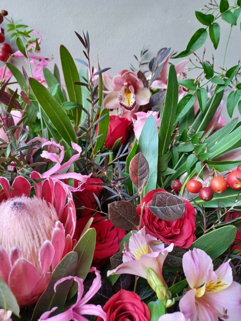 Kin Florist detail shot of wild, romantic, garden-style Matakana wedding florals.